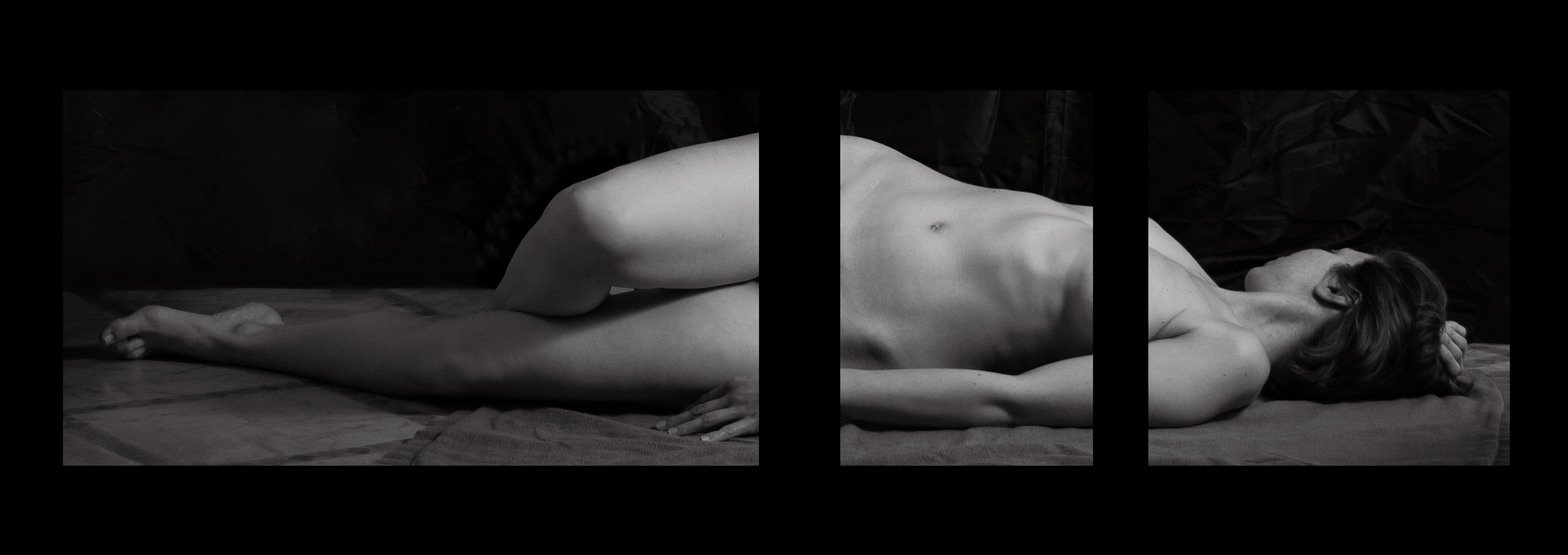Triptyque photographique en noir et blanc montrant des fragments du corps d'une femme allongée (jambes, torse, et tête) dans une composition abstraite et graphique.